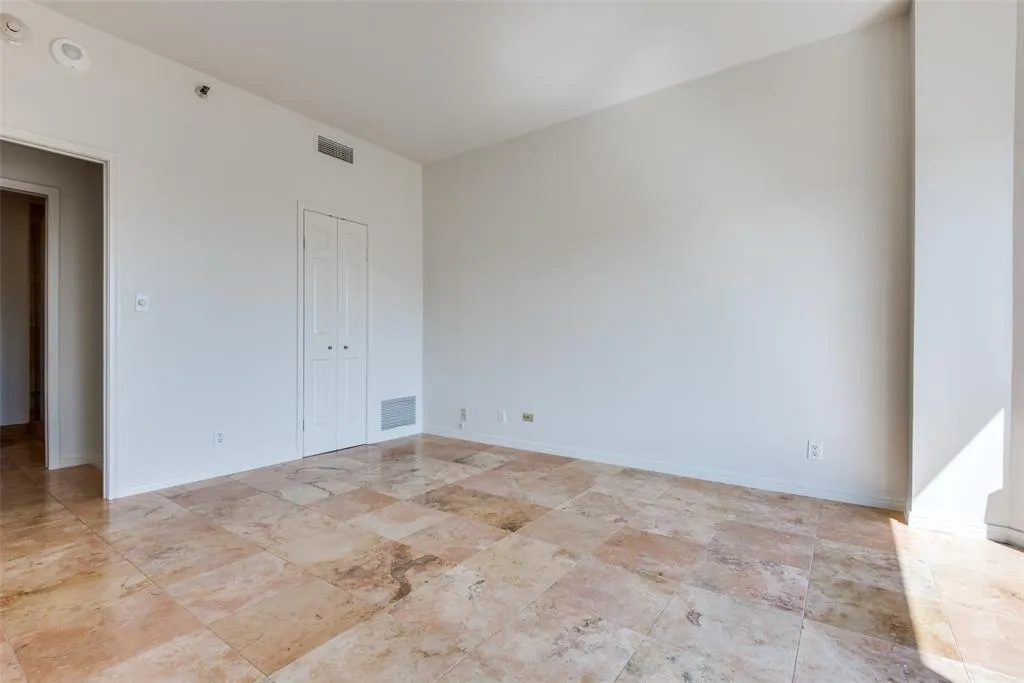 3030 Mckinney Avenue, #1005