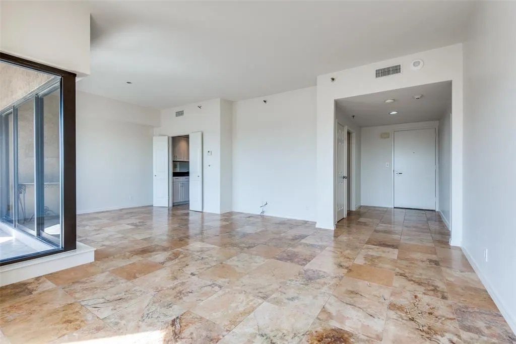 3030 Mckinney Avenue, #1005