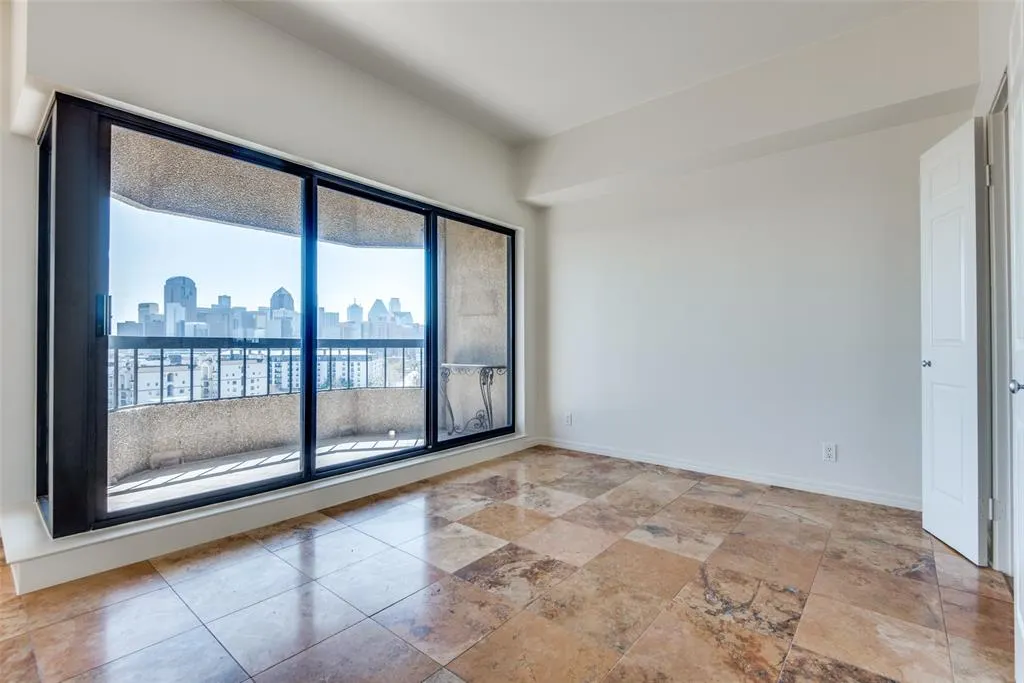 3030 Mckinney Avenue, #1005