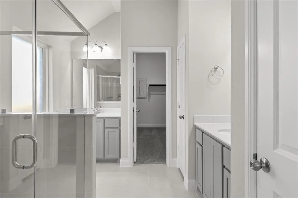 2515 Swallowtail Street