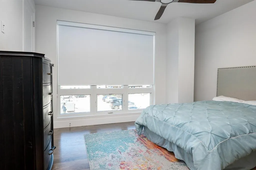 2934 N Hall Street, #301