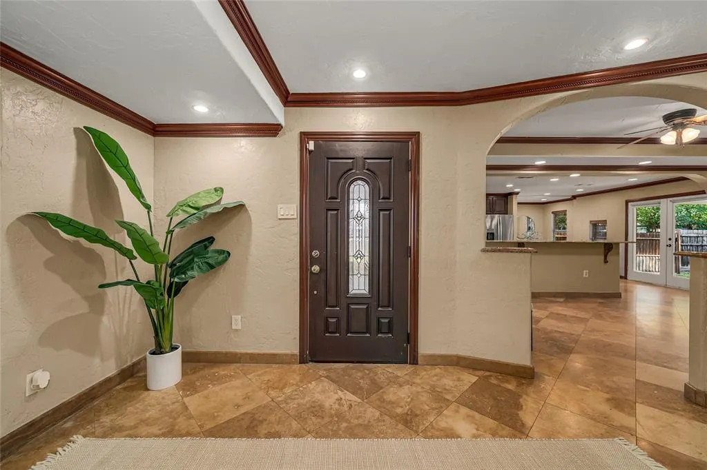 330 N Brighton Avenue