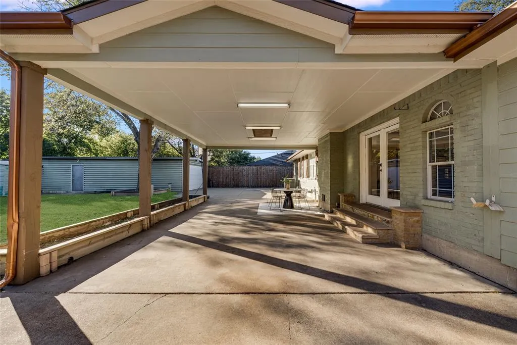 330 N Brighton Avenue