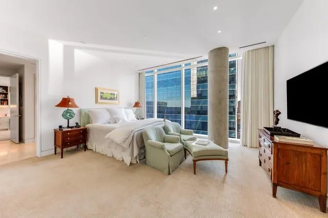 1747 Leonard Street, #903