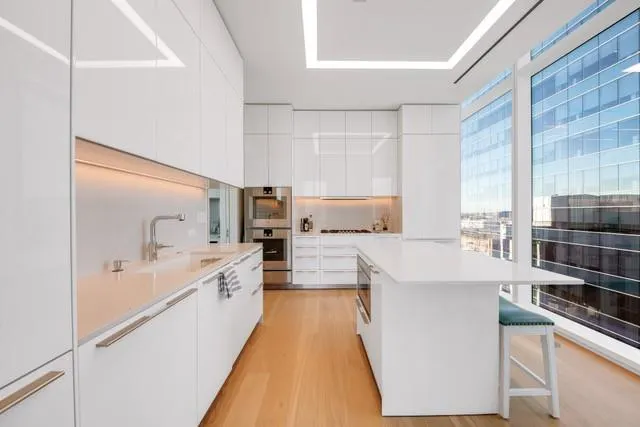 1747 Leonard Street, #903