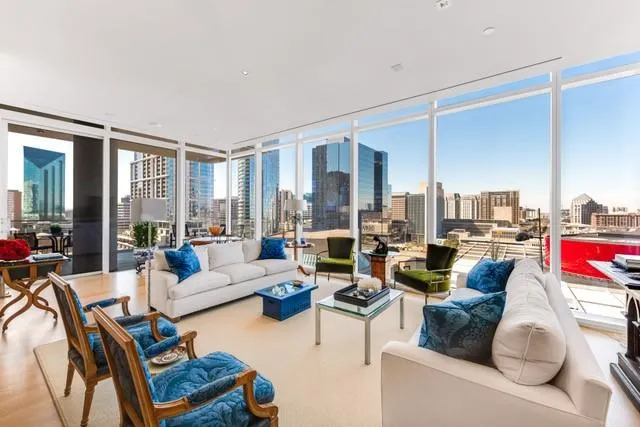 1747 Leonard Street, #903