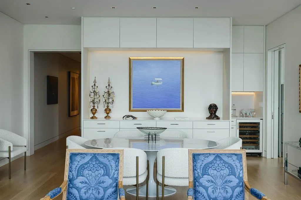 1747 Leonard Street, #903