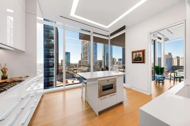 1747 Leonard Street, #903