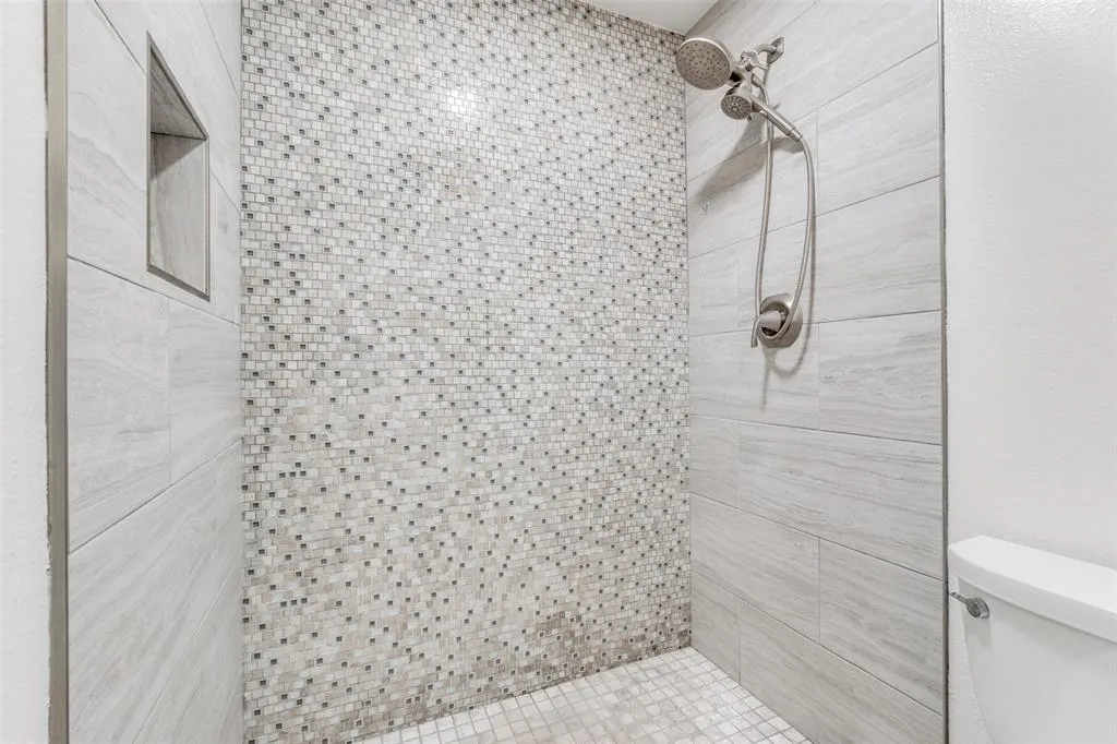 5981 Arapaho Road, #1603