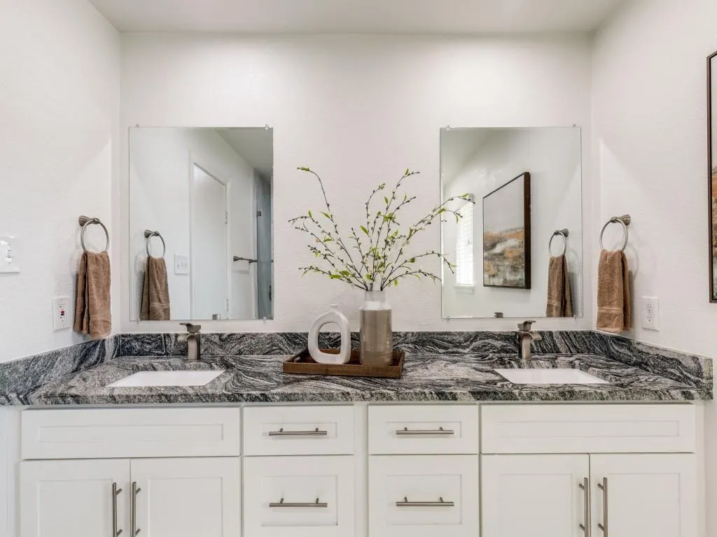 11338 Hillcrest Road