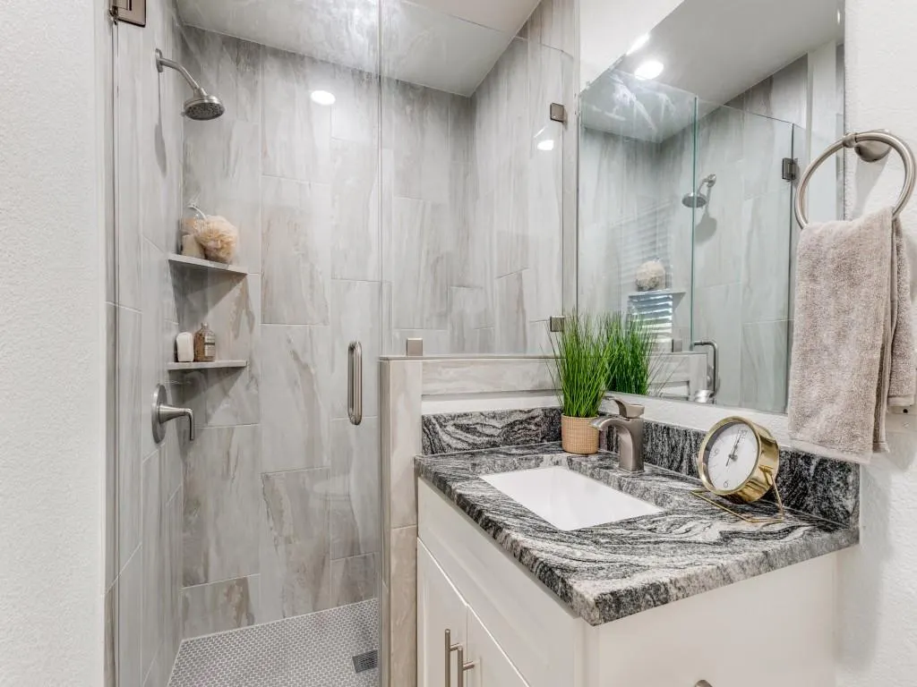 11338 Hillcrest Road