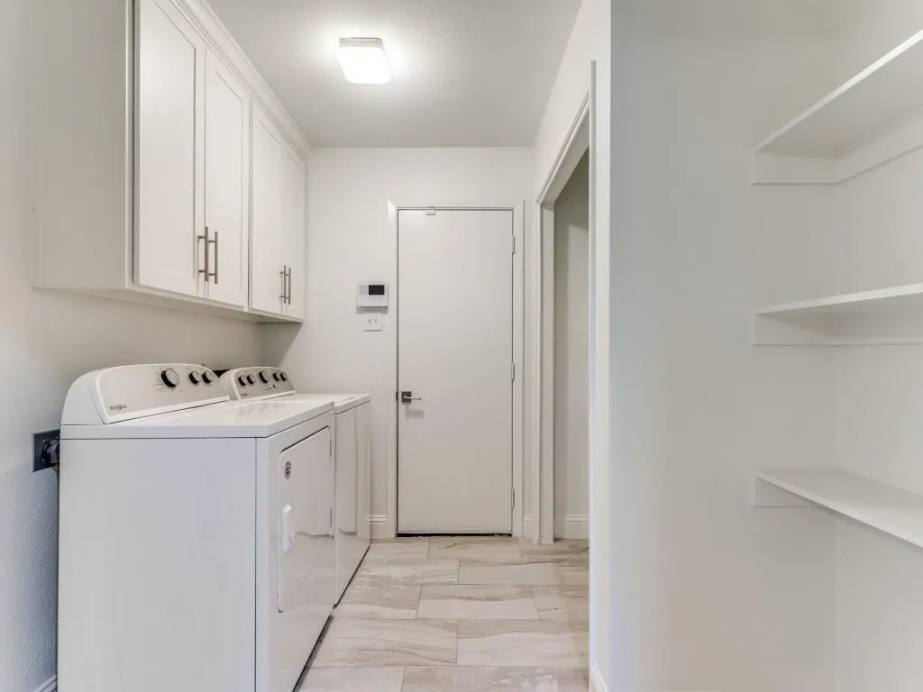 11338 Hillcrest Road