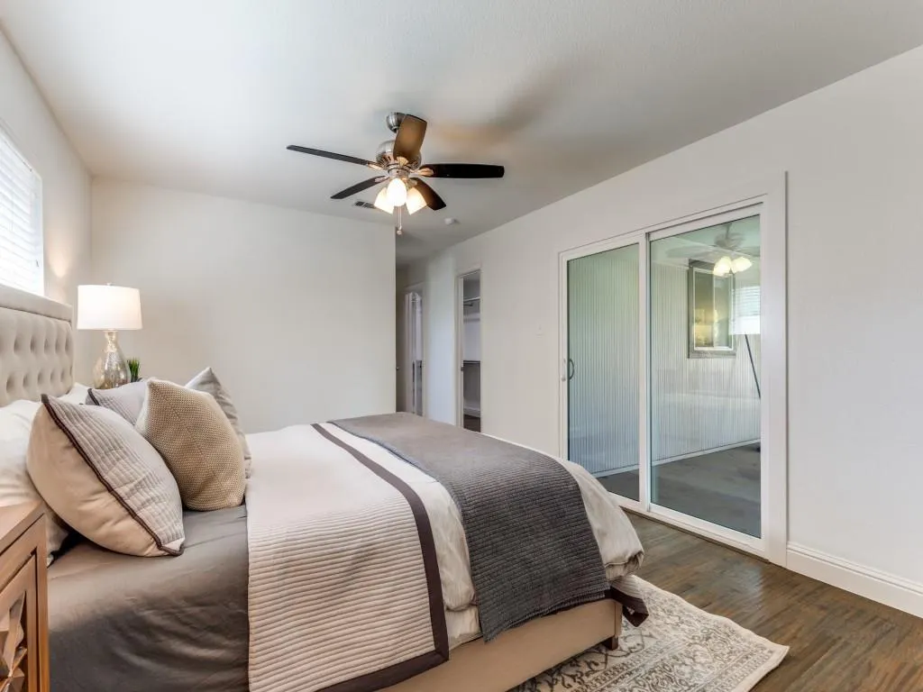 11338 Hillcrest Road