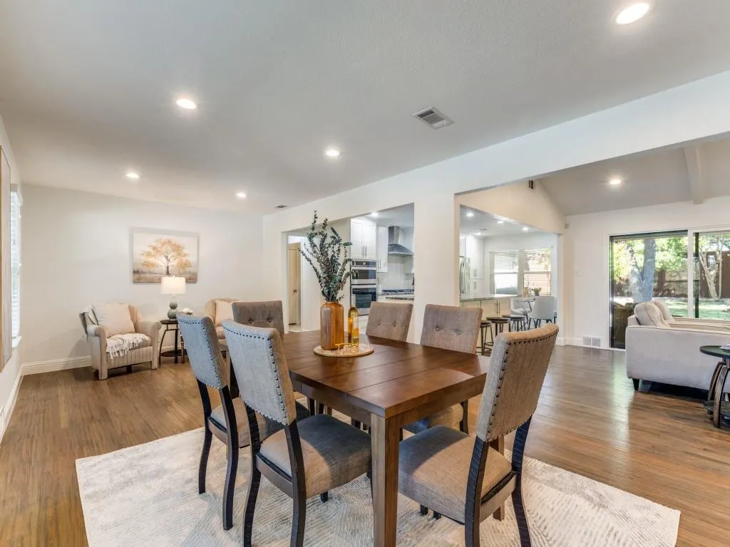 11338 Hillcrest Road