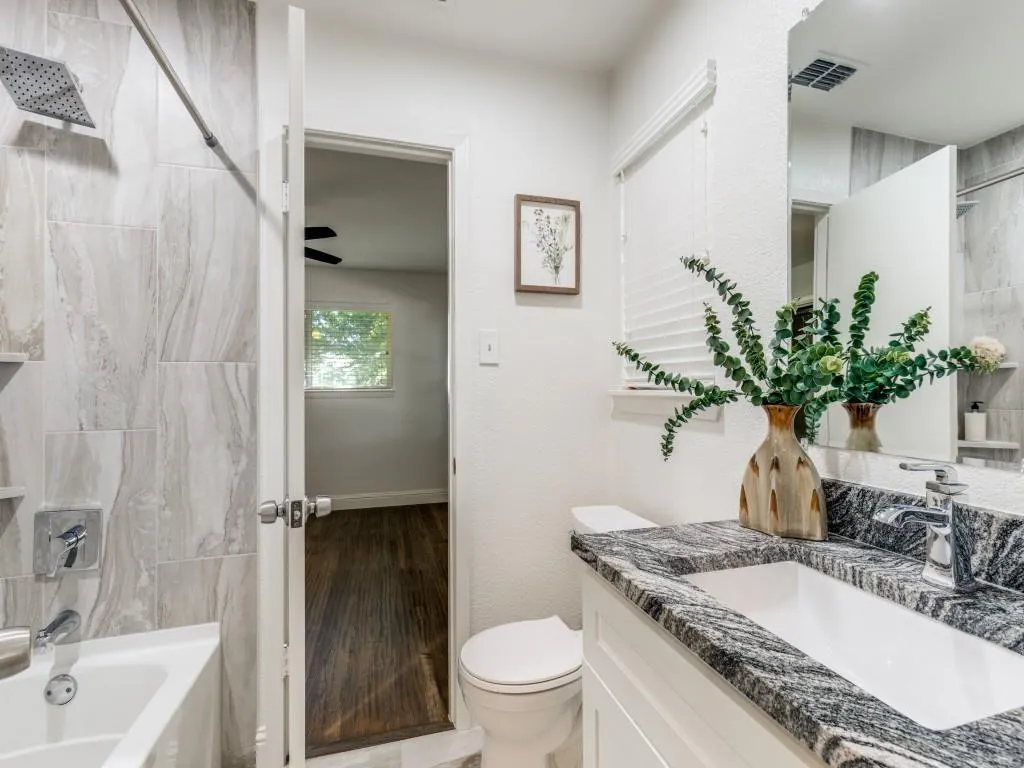 11338 Hillcrest Road