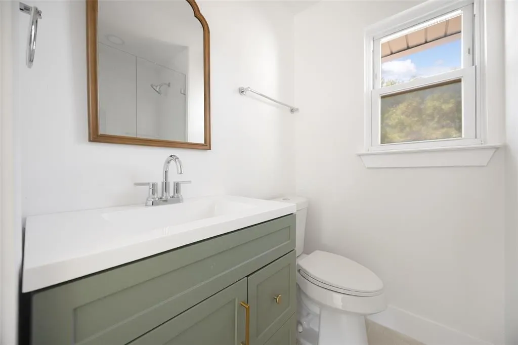 13824 Far Hills Lane