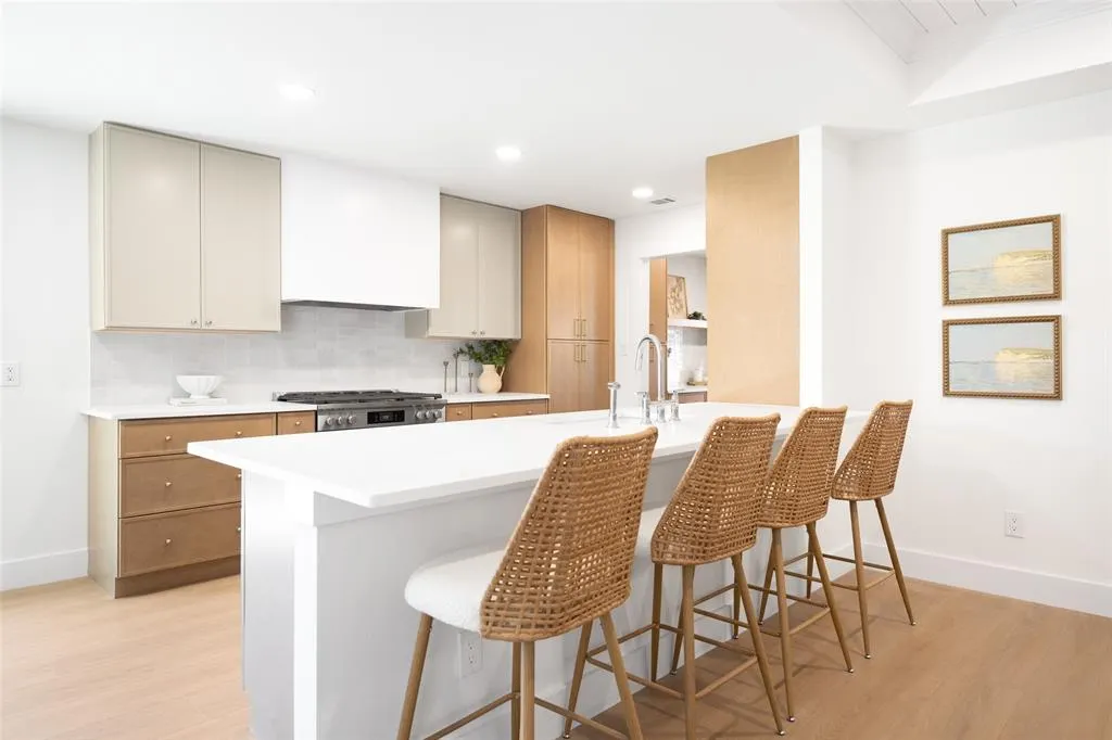 13824 Far Hills Lane