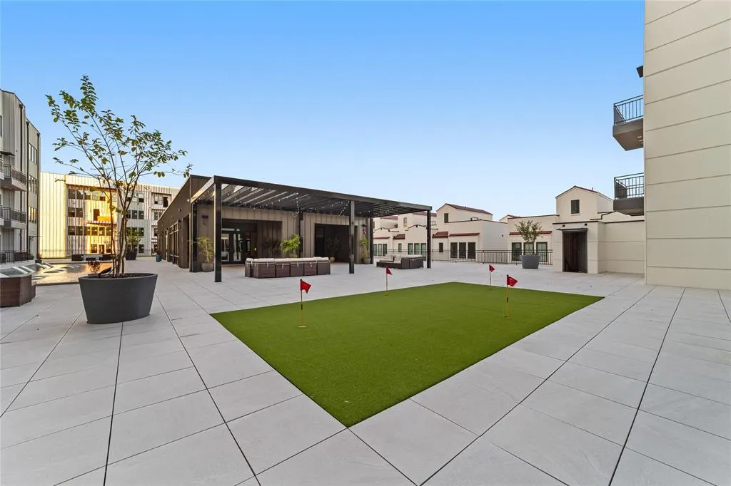 1900 S Ervay Street, #410