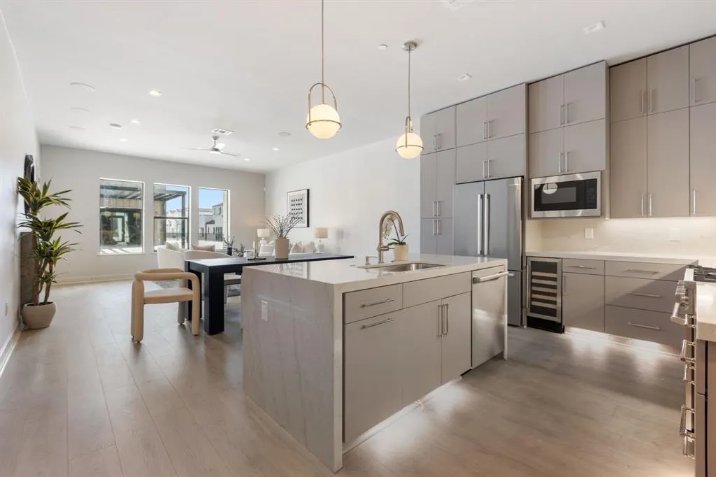 1900 S Ervay Street, #410