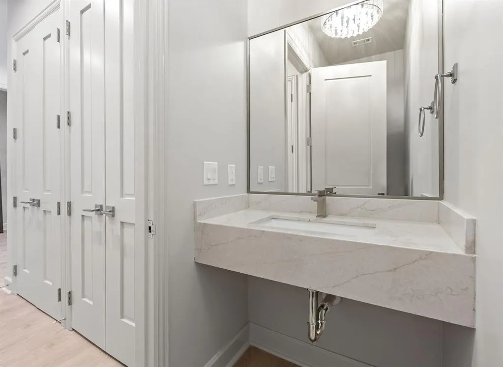 1900 S Ervay Street, #410