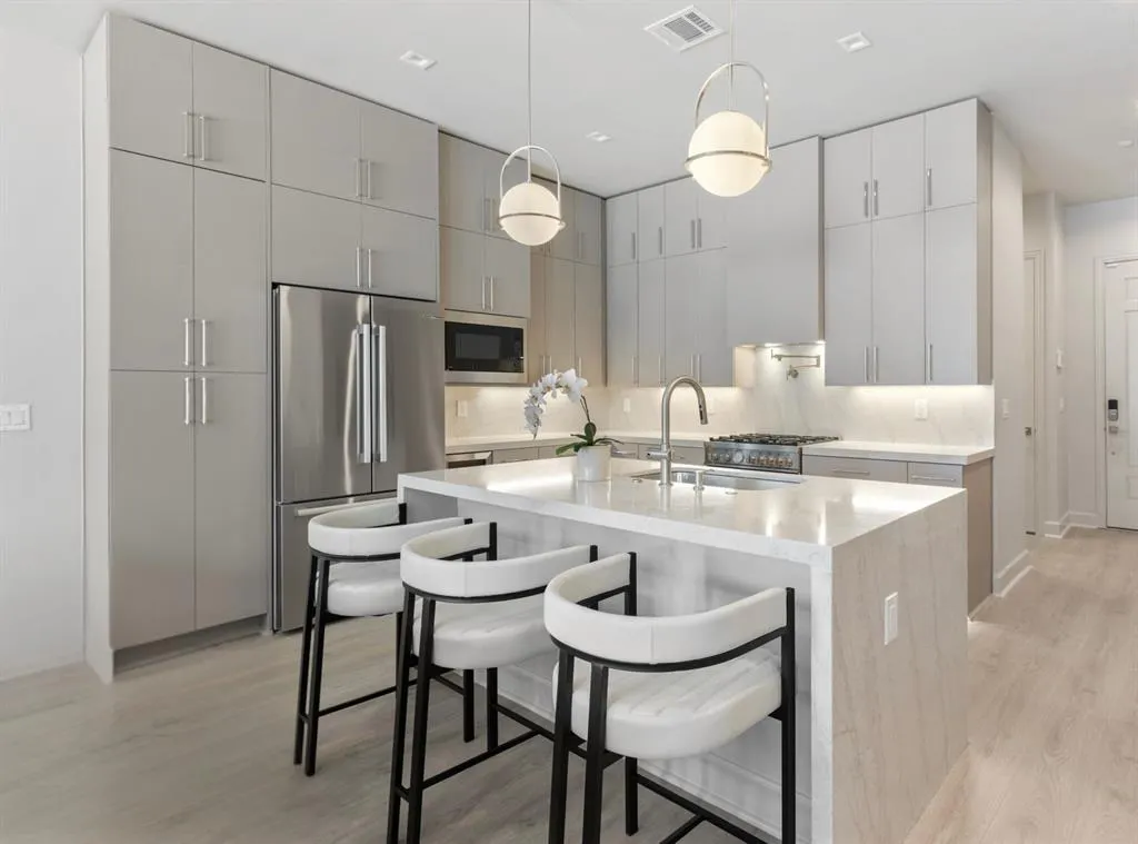 1900 S Ervay Street, #410