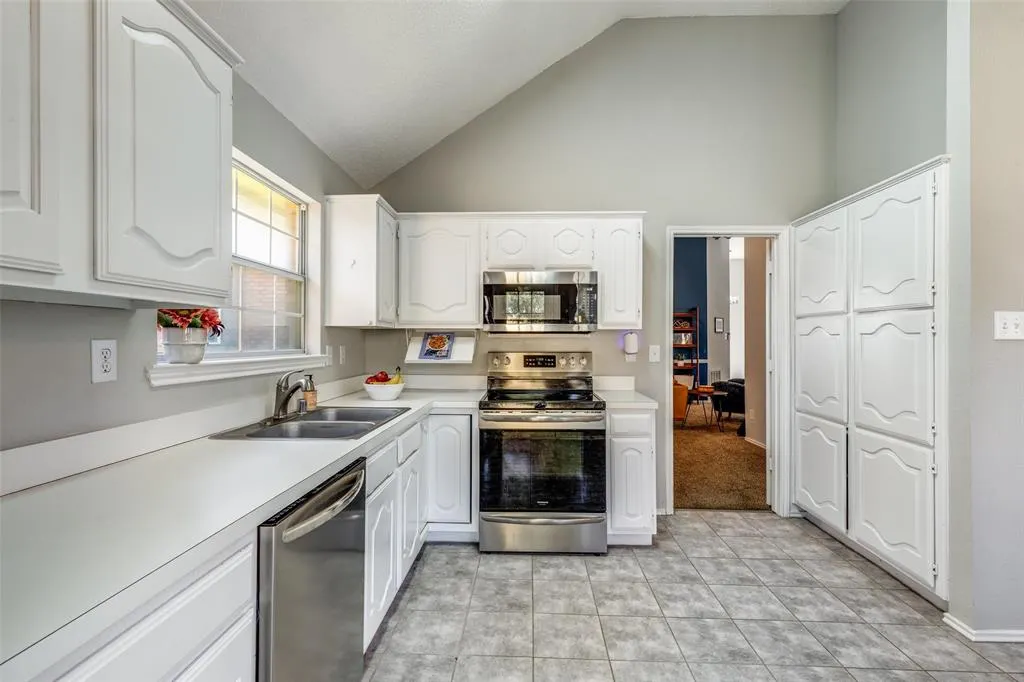 18515 Timber Oaks Drive