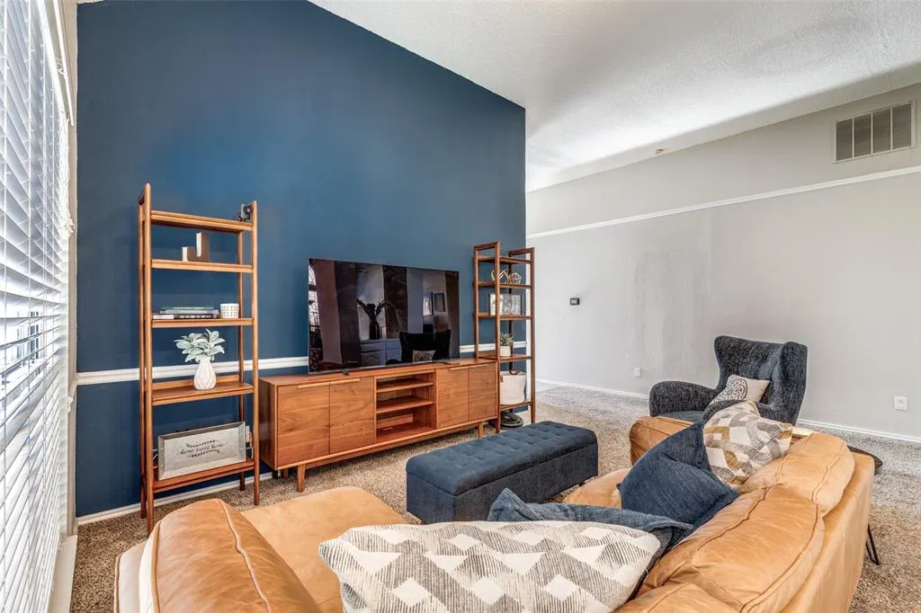 18515 Timber Oaks Drive