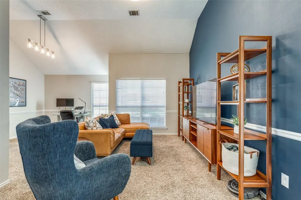 18515 Timber Oaks Drive