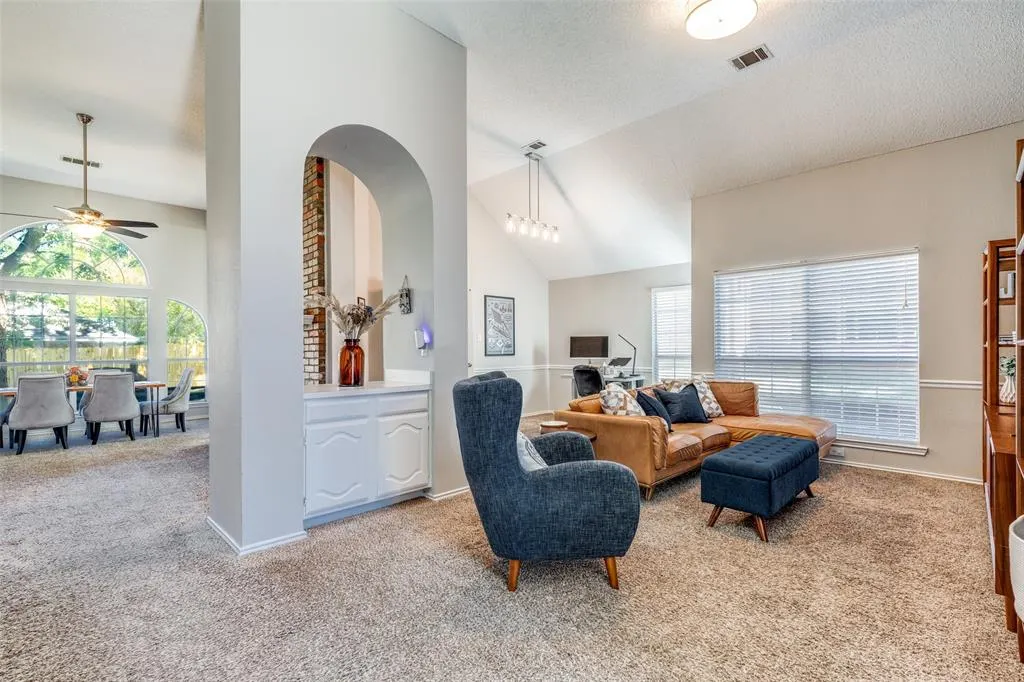 18515 Timber Oaks Drive