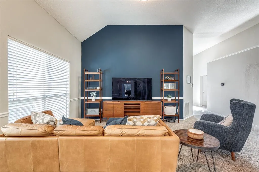 18515 Timber Oaks Drive