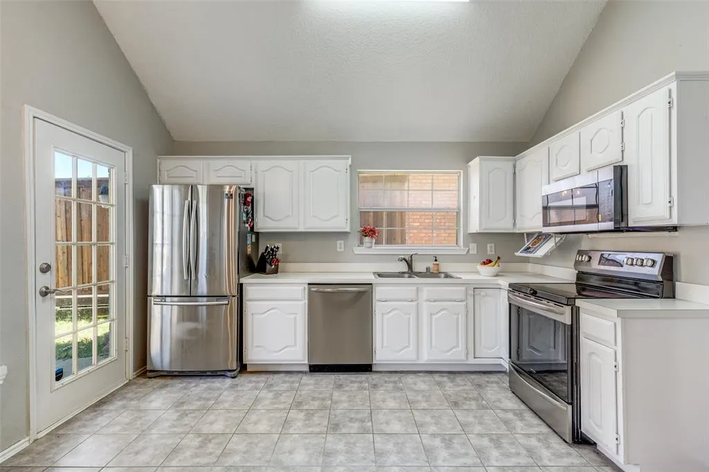 18515 Timber Oaks Drive