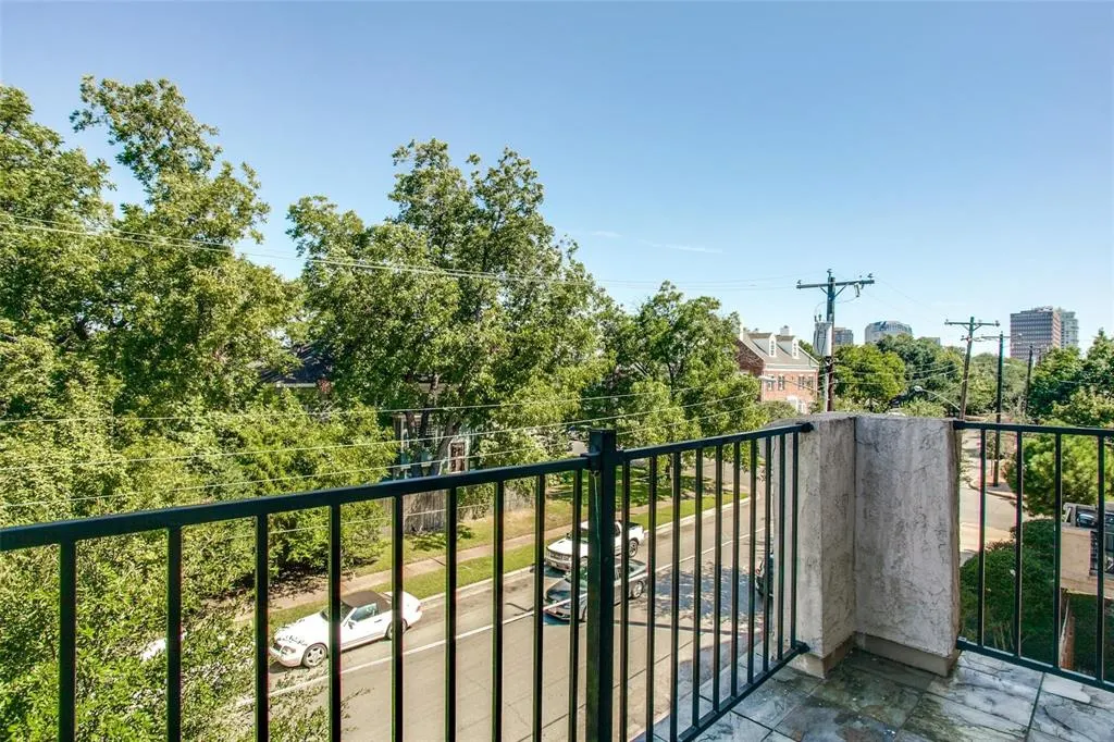 4111 Rawlins Street, #303