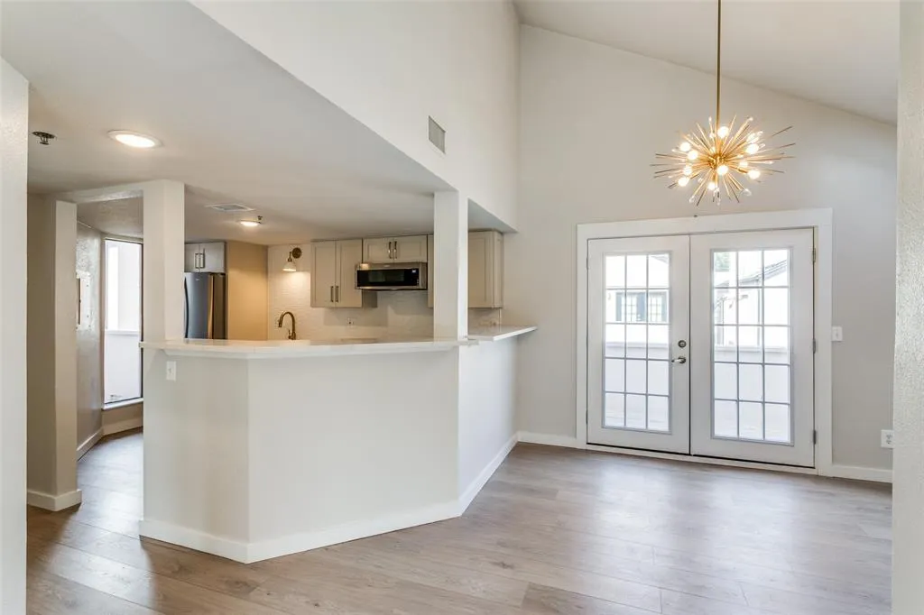 3901 Travis Street, #200