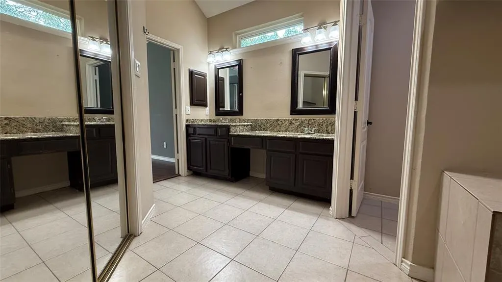 10901 Hermitage Lane