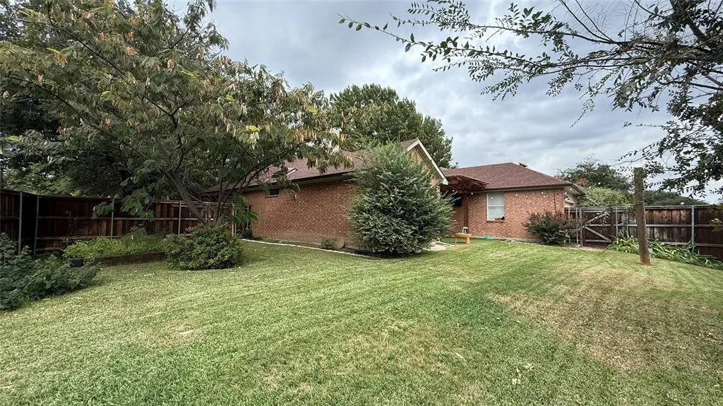 10901 Hermitage Lane