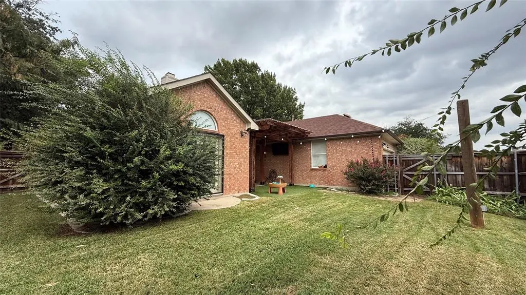 10901 Hermitage Lane