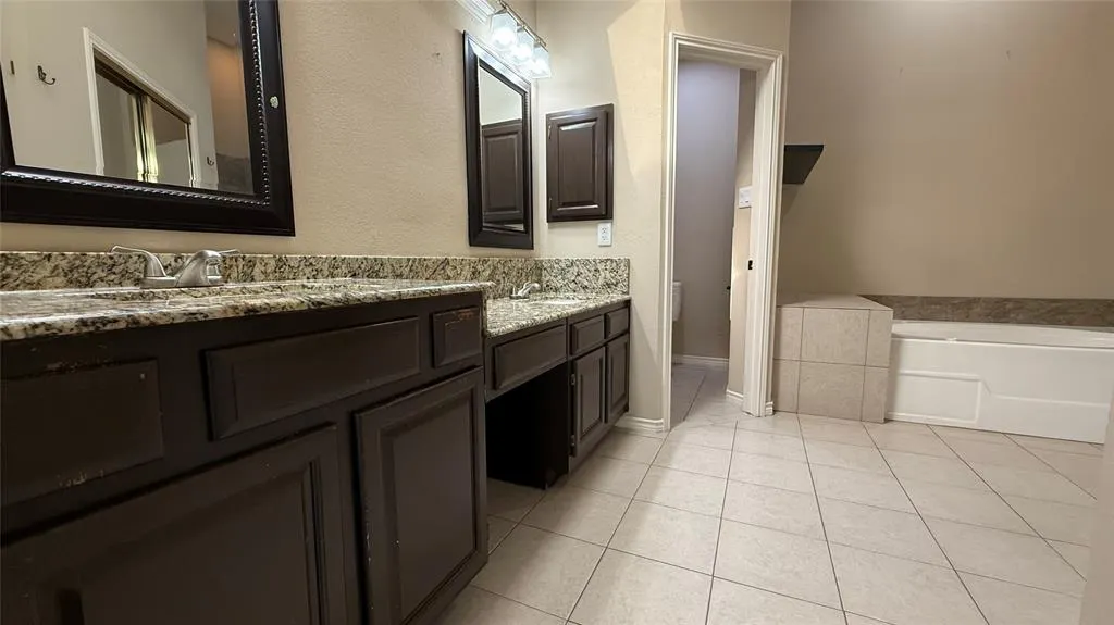 10901 Hermitage Lane