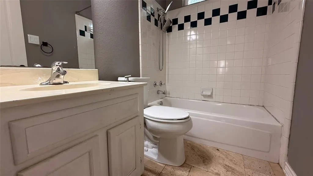 10901 Hermitage Lane