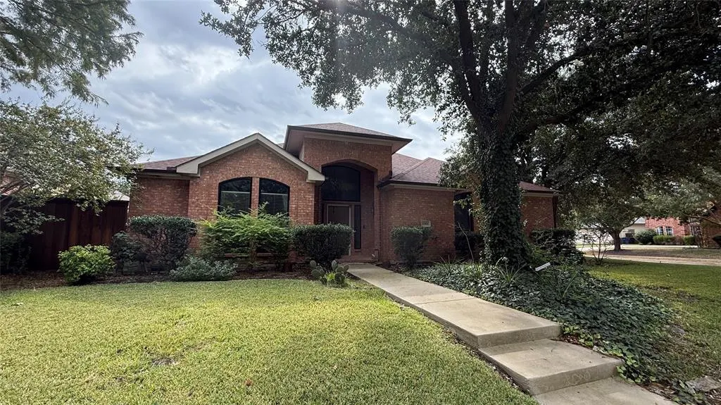 10901 Hermitage Lane