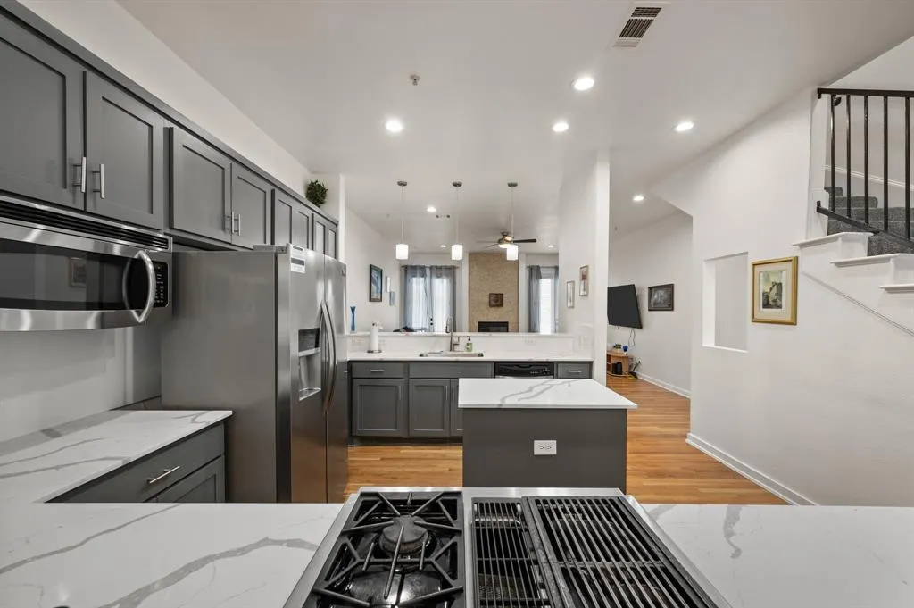 3320 Douglas Avenue, #C