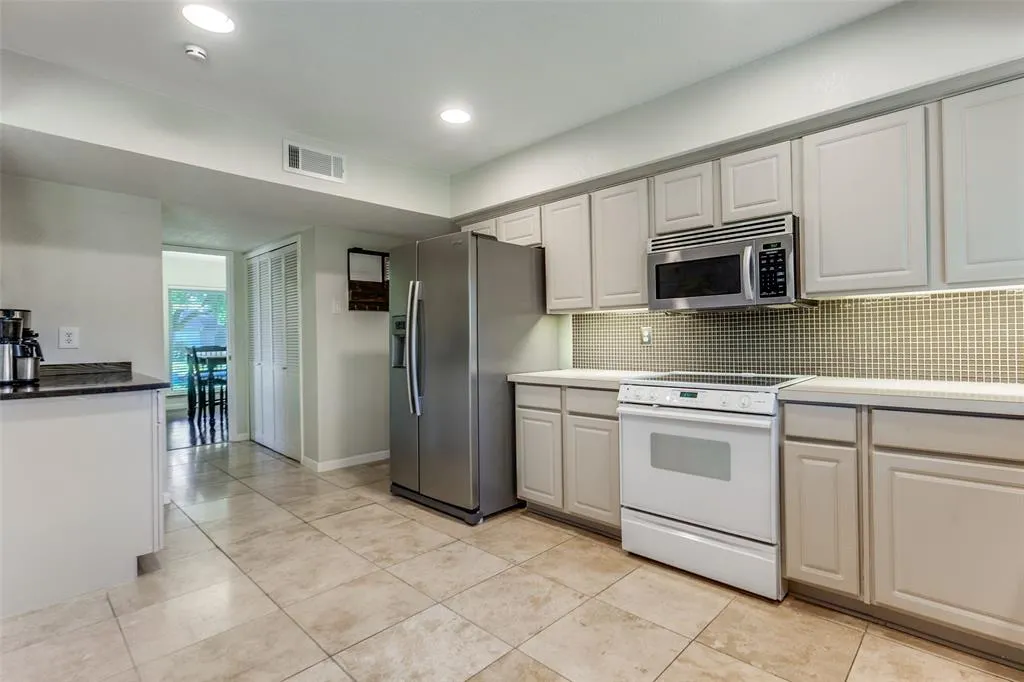 6606 Hunters Ridge Drive