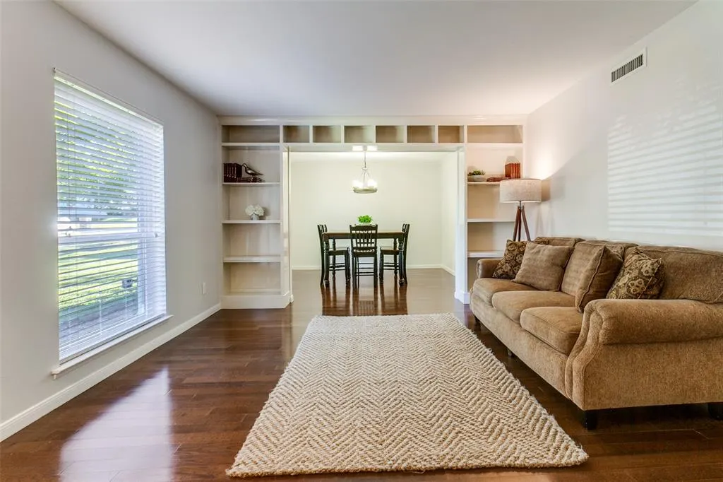 6606 Hunters Ridge Drive