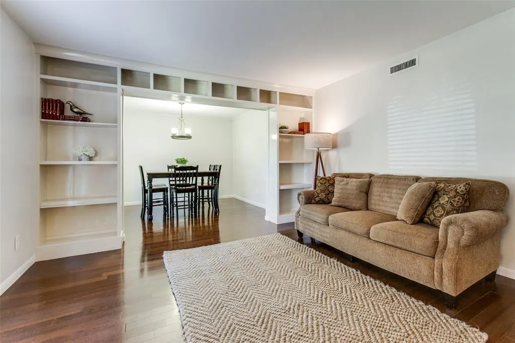 6606 Hunters Ridge Drive