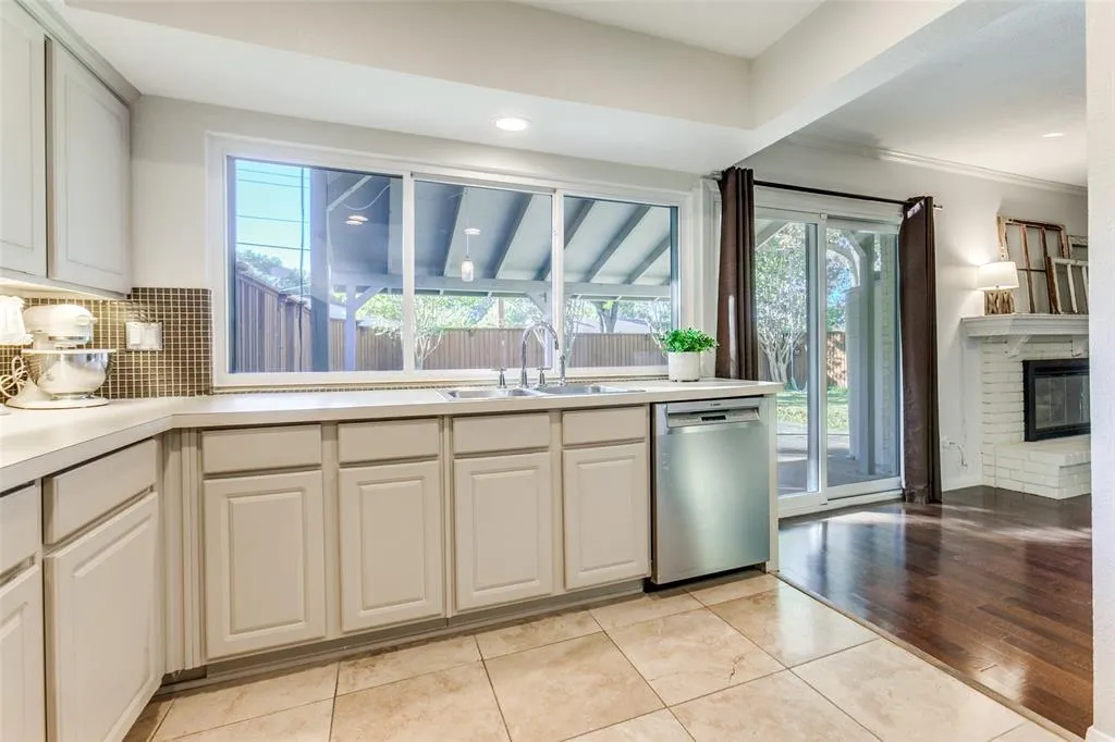 6606 Hunters Ridge Drive