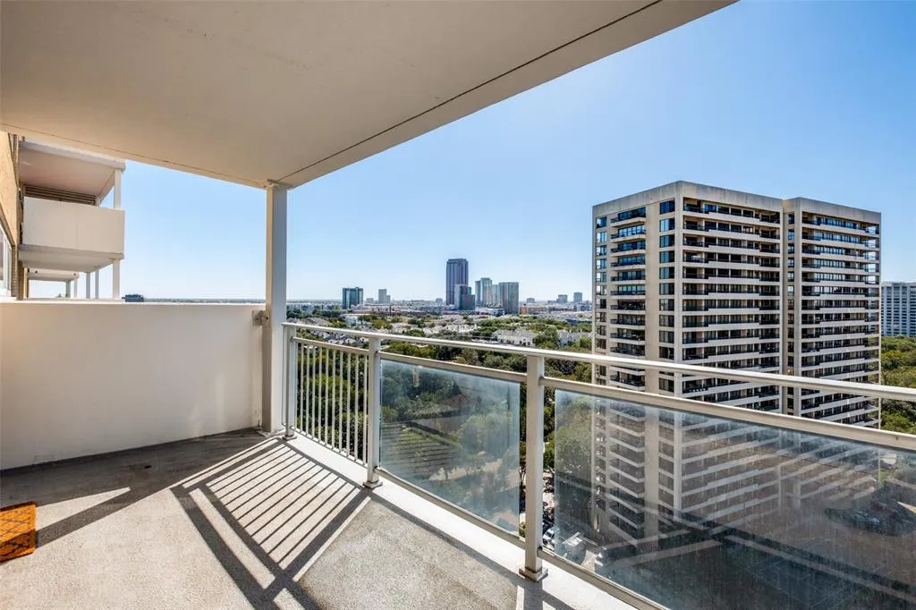 3883 Turtle Creek Boulevard, #2010