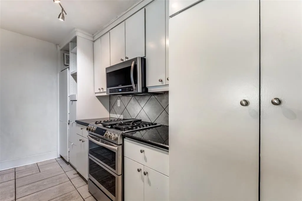 3883 Turtle Creek Boulevard, #2010