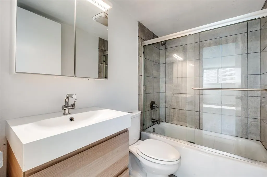 3883 Turtle Creek Boulevard, #2010