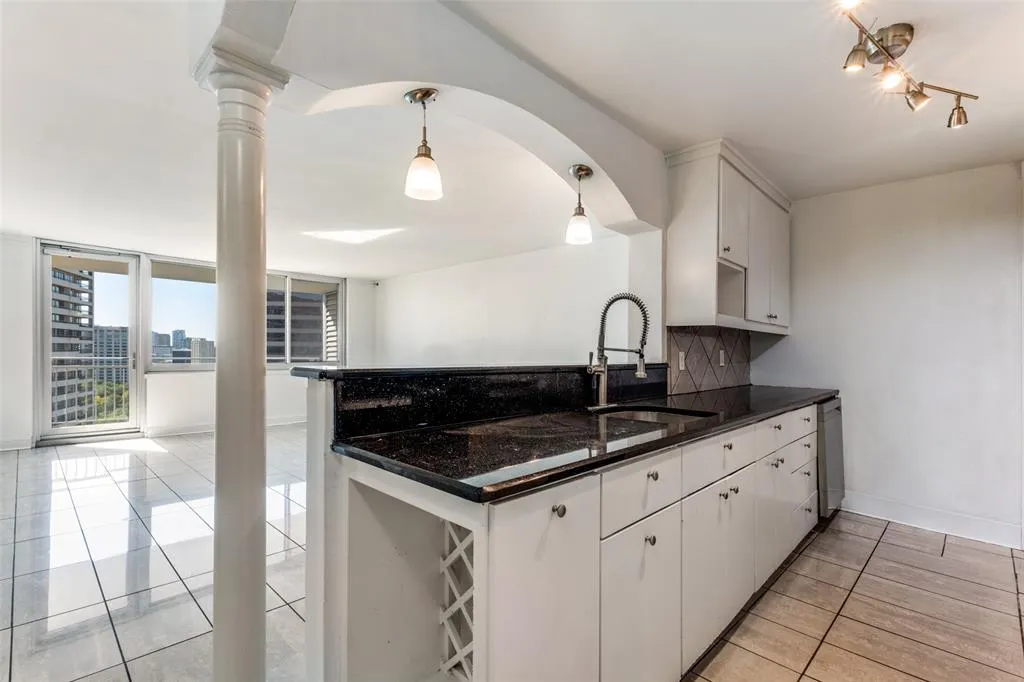 3883 Turtle Creek Boulevard, #2010