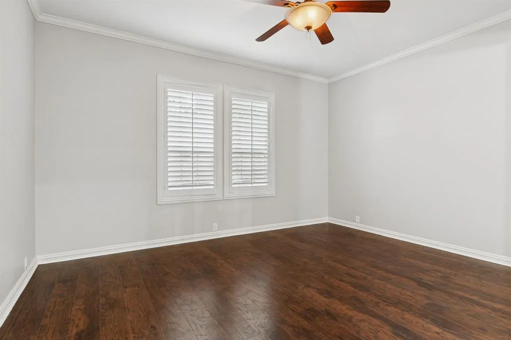 5200 Longview Street