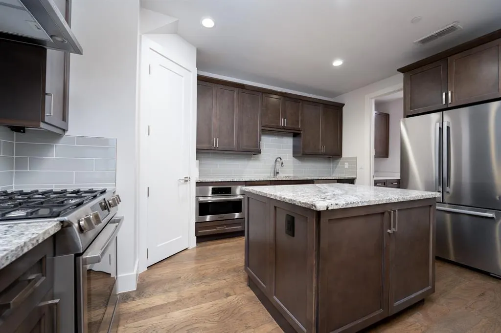 2934 N Hall Street, #302